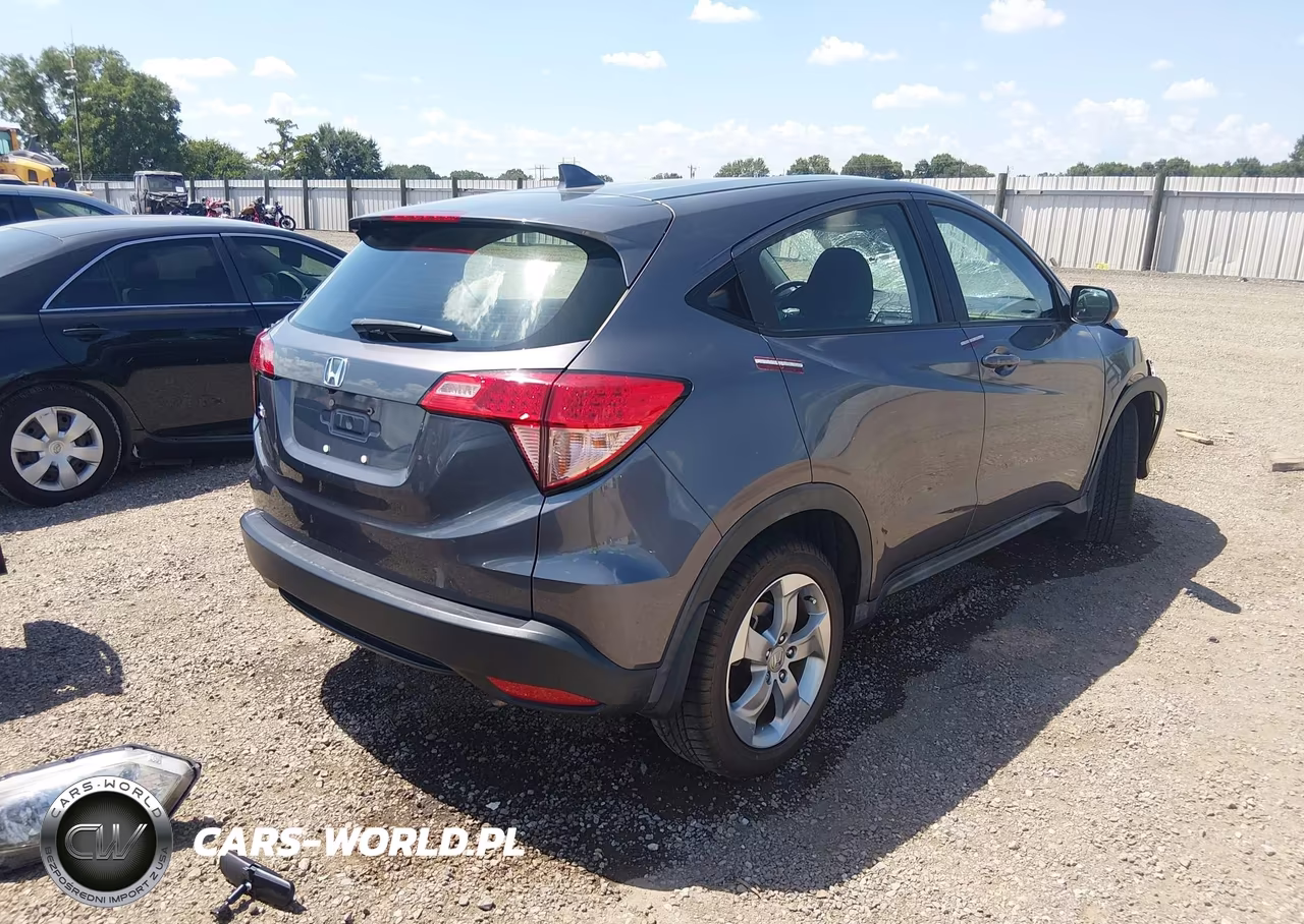 2017 Honda Hr-V Lx VIN:3CZRU5H33HG700538 - 4