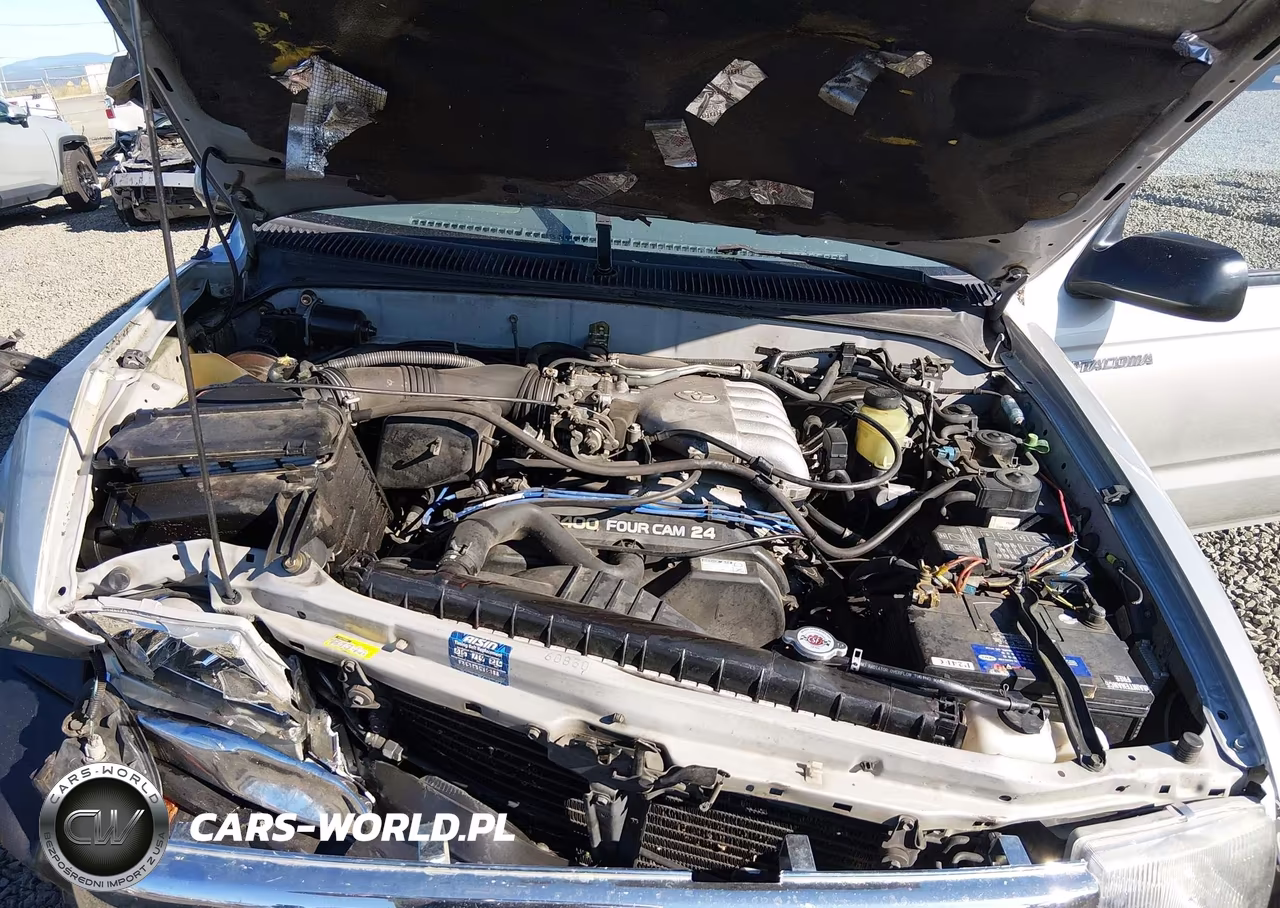 2000 Toyota Tacoma Base V6 VIN:5TEWN72N0YZ695573 - 10