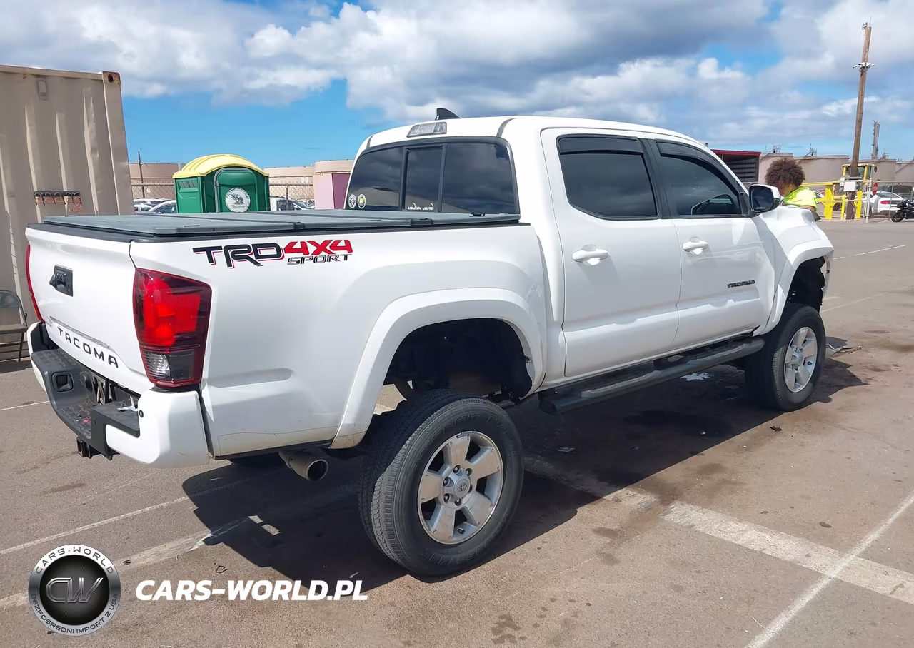 2016 Toyota Tacoma Trd Sport VIN:3TMCZ5AN2GM040162 - 4