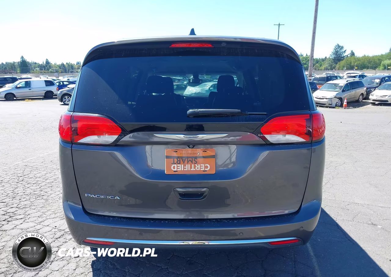 2017 Chrysler Pacifica Touring-L VIN:2C4RC1BG5HR539682 - 16