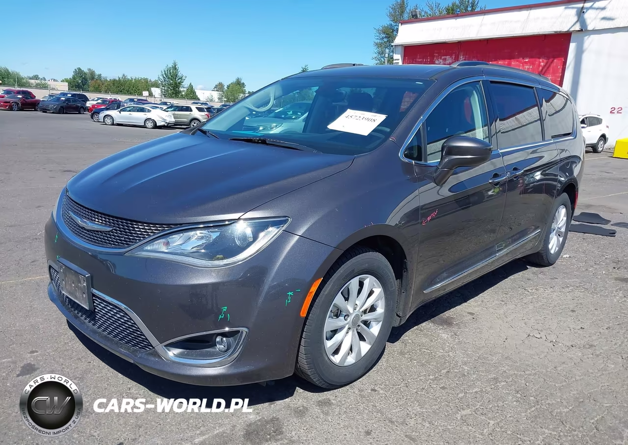 2017 Chrysler Pacifica Touring-L VIN:2C4RC1BG5HR539682 - 2