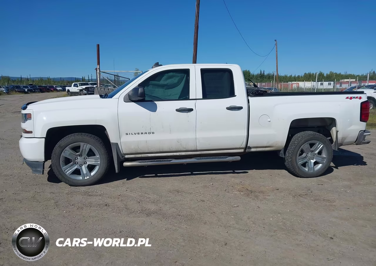 2017 Chevrolet Silverado 1500 Custom VIN:1GCVKPEC9HZ380507 - 14
