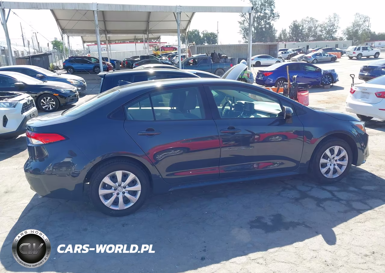 2025 Toyota Corolla Hybrid Le VIN:JTDBCMFE3S3080082 - 13