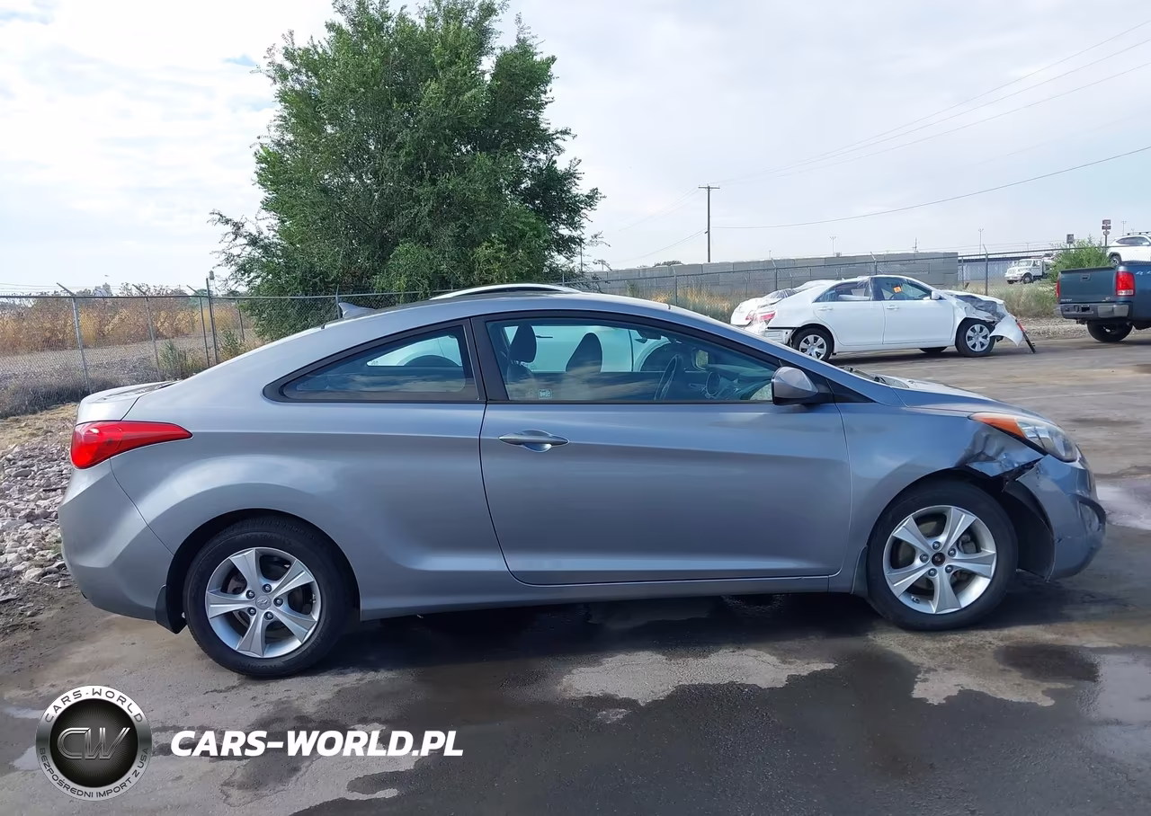 2013 Hyundai Elantra Gs VIN:KMHDH6AE0DU016992 - 13