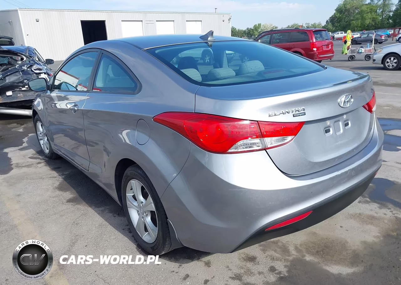 2013 Hyundai Elantra Gs VIN:KMHDH6AE0DU016992 - 3