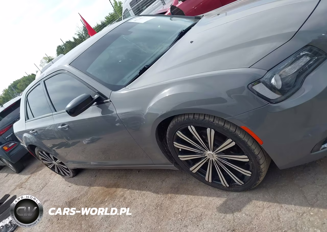 2017 Chrysler 300 Limited VIN:2C3CCAAG6HH668337 - 13
