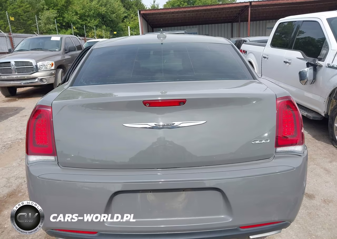 2017 Chrysler 300 Limited VIN:2C3CCAAG6HH668337 - 16