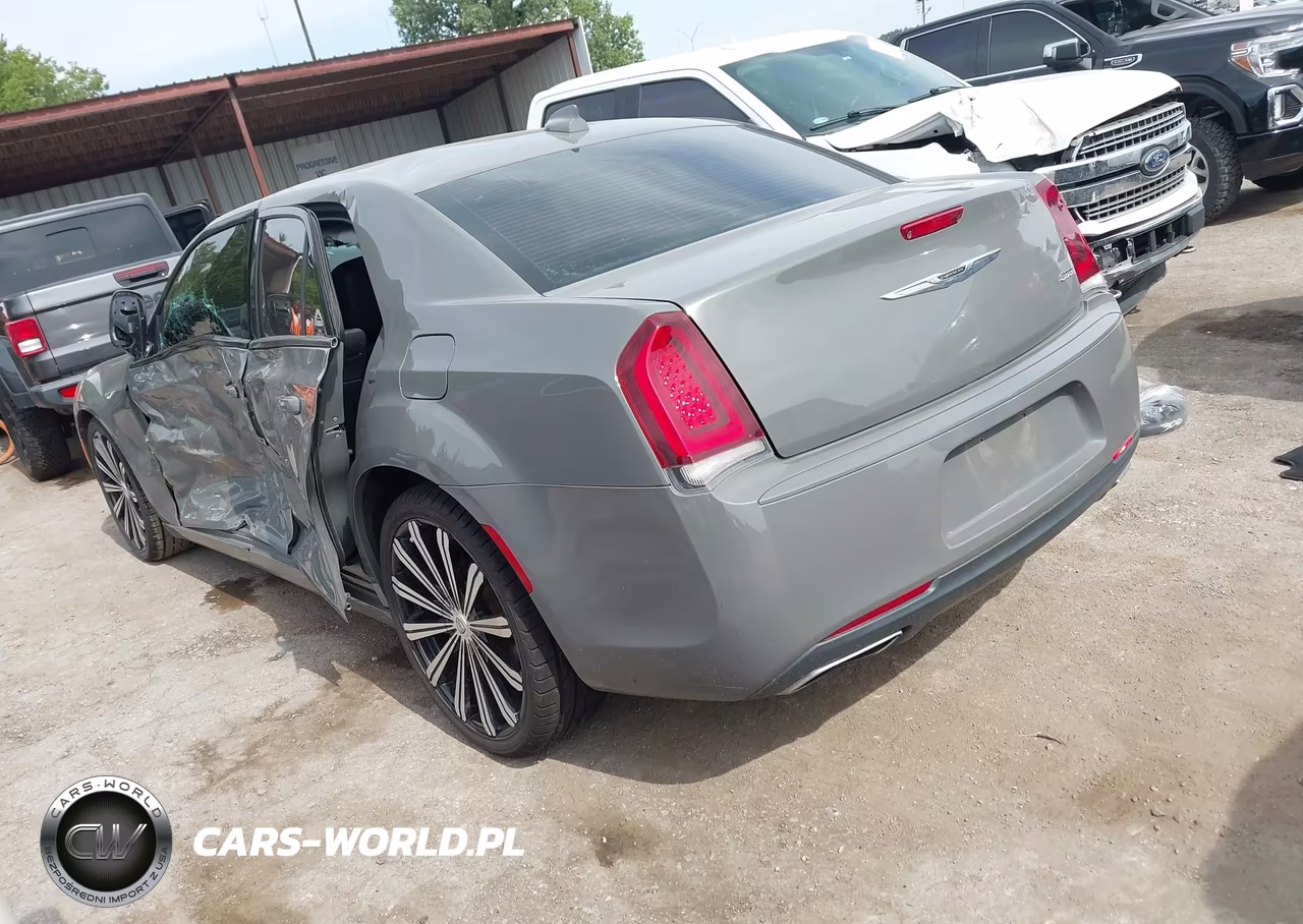 2017 Chrysler 300 Limited VIN:2C3CCAAG6HH668337 - 3