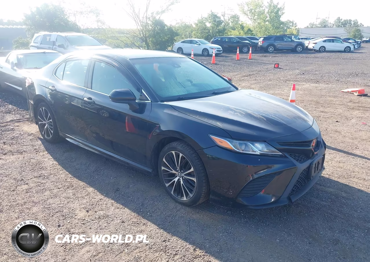 2018 Toyota Camry Se – zdjęcie 1 z 17