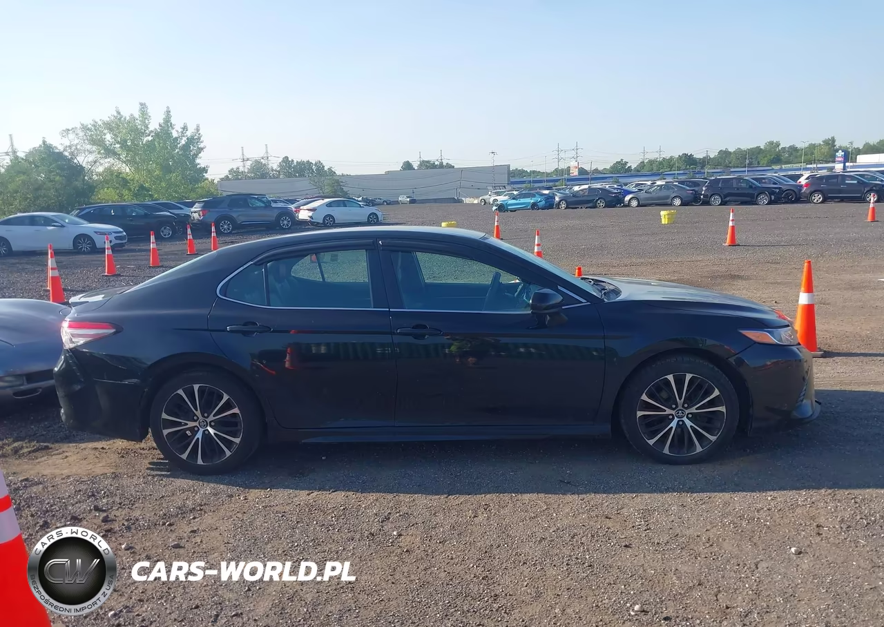 2018 Toyota Camry Se VIN:4T1B11HK2JU555443 - 13