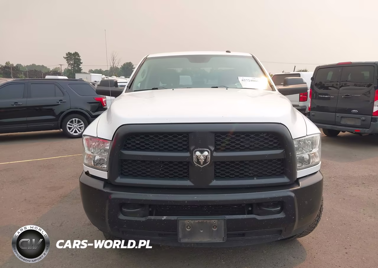 2018 Ram 3500 Tradesman 4X4 8' Box VIN:3C63R3GL6JG304846 - 12