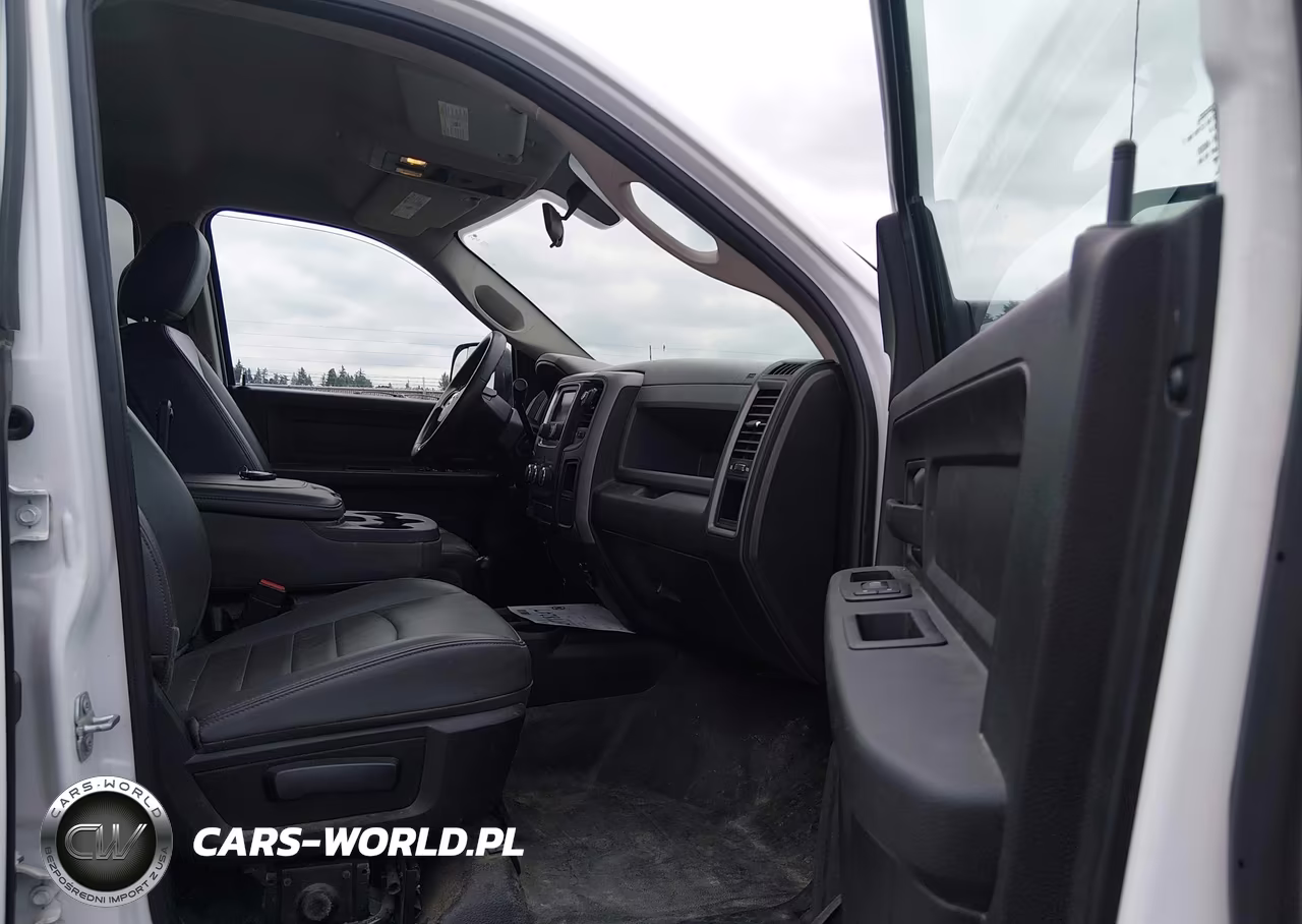 2018 Ram 3500 Tradesman 4X4 8' Box VIN:3C63R3GL6JG304846 - 5