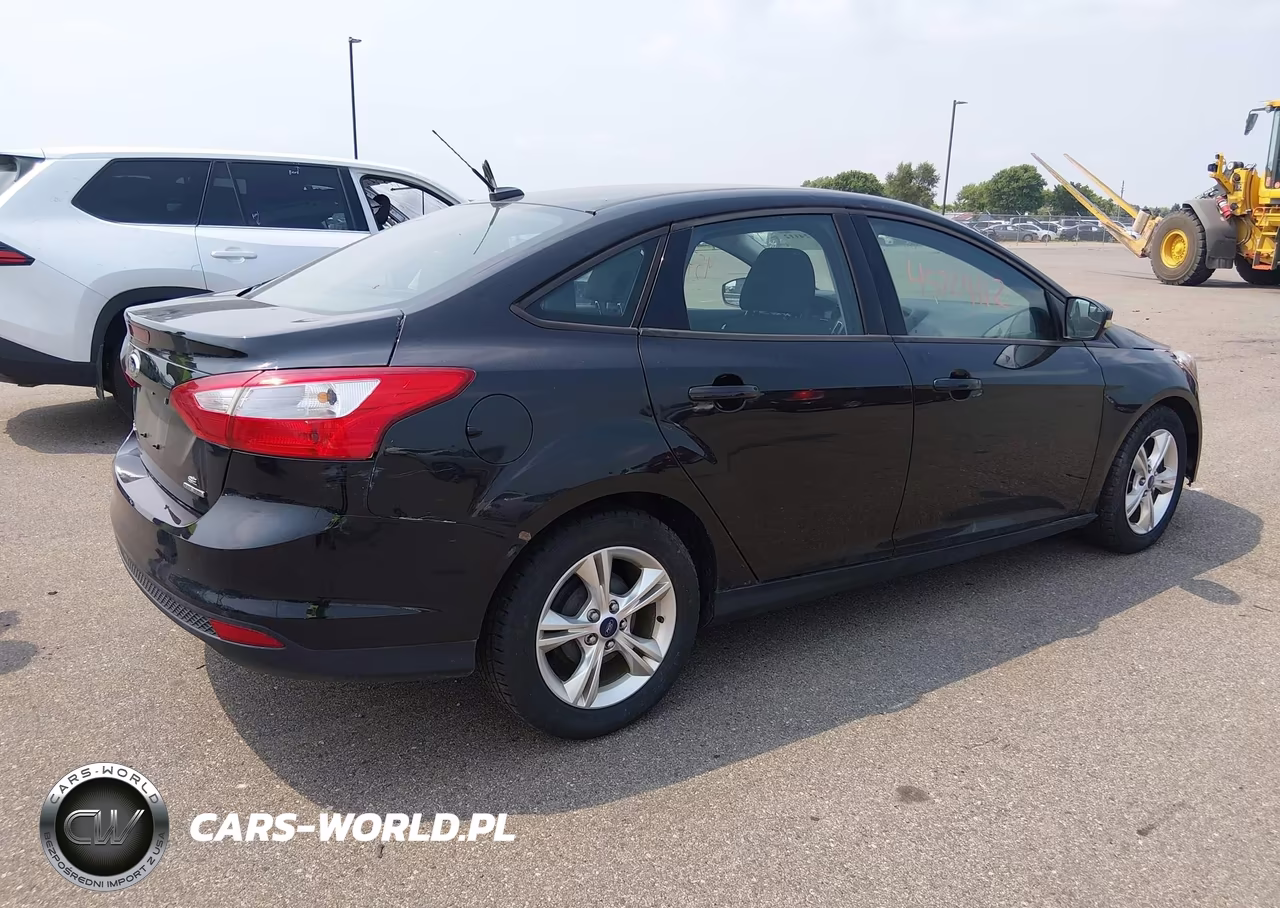 2013 Ford Focus Se VIN:1FADP3F20DL308156 - 4