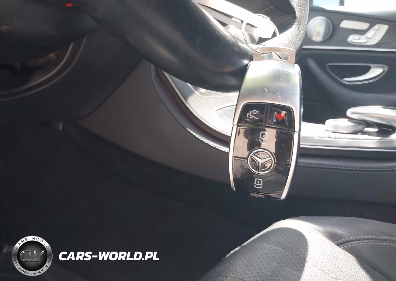 2018 Mercedes-Benz E 300 VIN:WDDZF4JB4JA313180 - 11