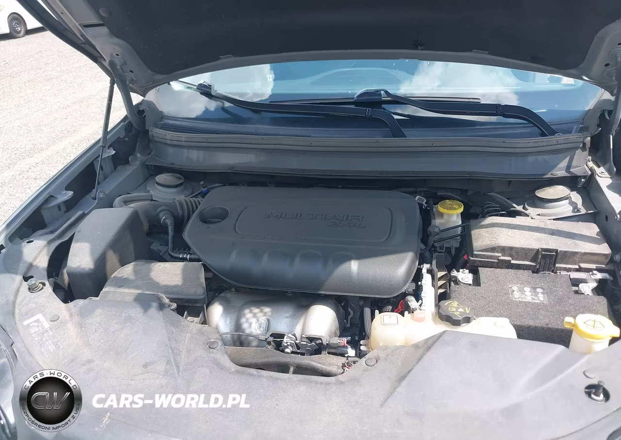 2019 Jeep Cherokee Latitude Plus 4X4 VIN:1C4PJMLB1KD424704 - 10