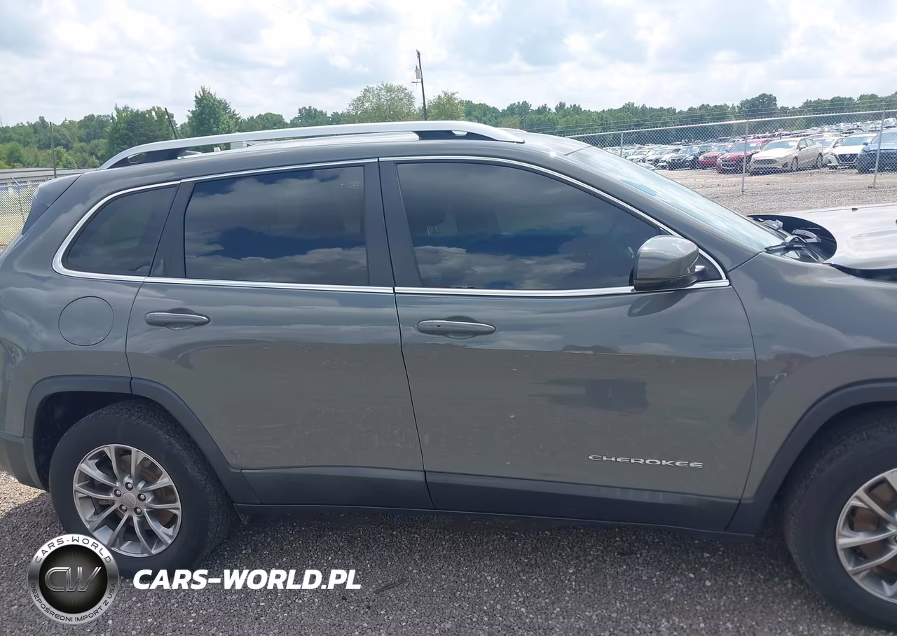 2019 Jeep Cherokee Latitude Plus 4X4 VIN:1C4PJMLB1KD424704 - 13