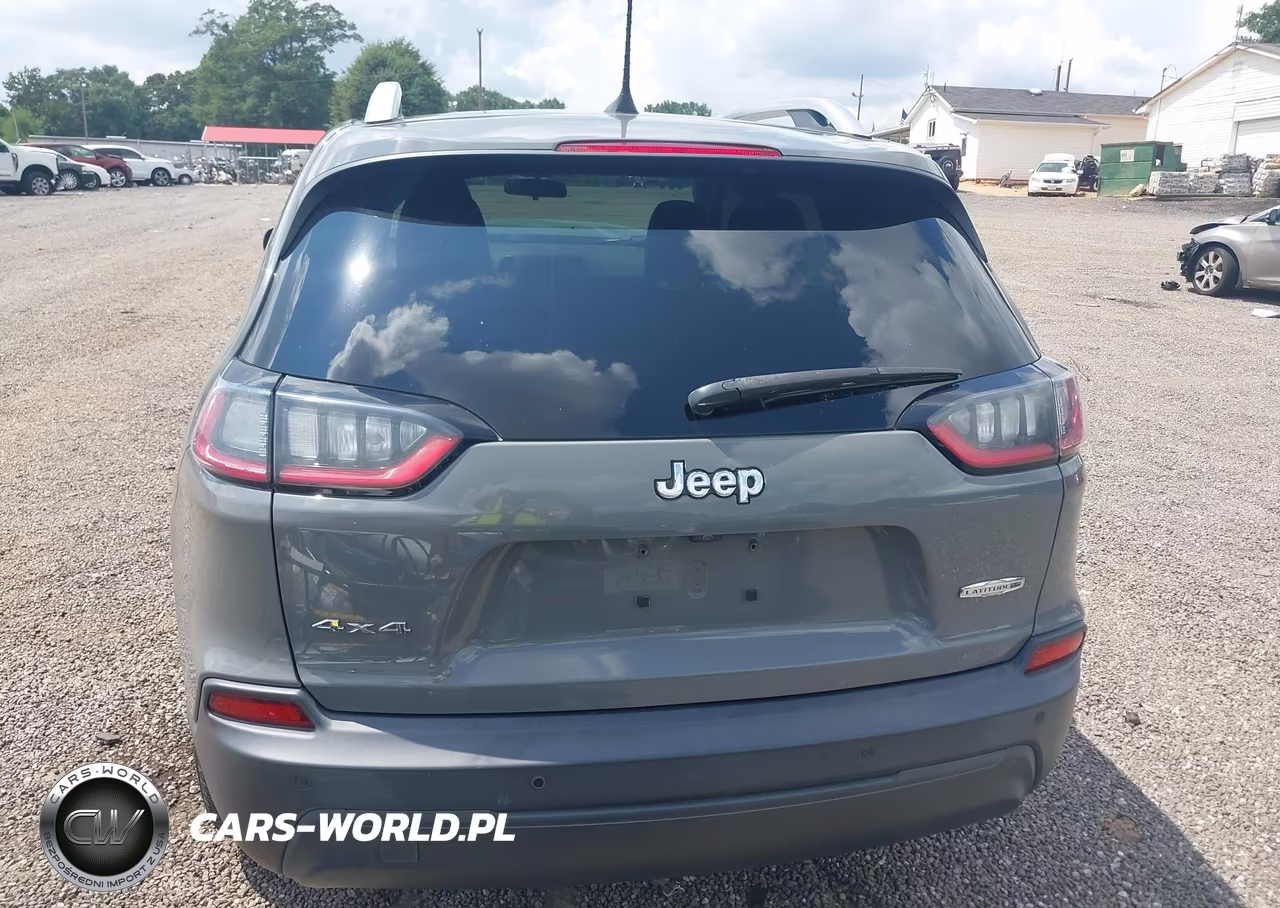 2019 Jeep Cherokee Latitude Plus 4X4 VIN:1C4PJMLB1KD424704 - 16