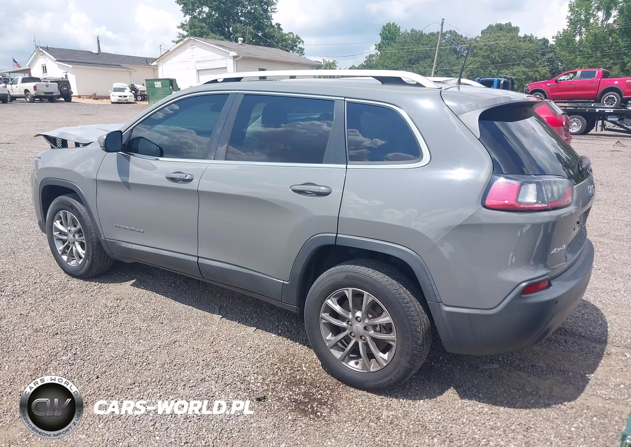 2019 Jeep Cherokee Latitude Plus 4X4 VIN:1C4PJMLB1KD424704 - 3