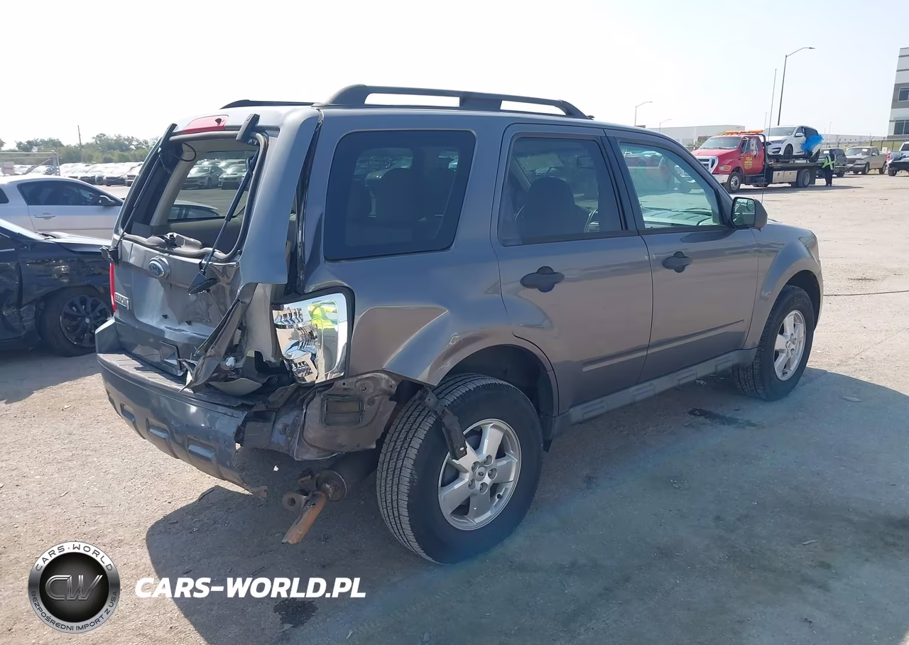 2011 Ford Escape Xlt VIN:1FMCU0DG4BKB26762 - 4