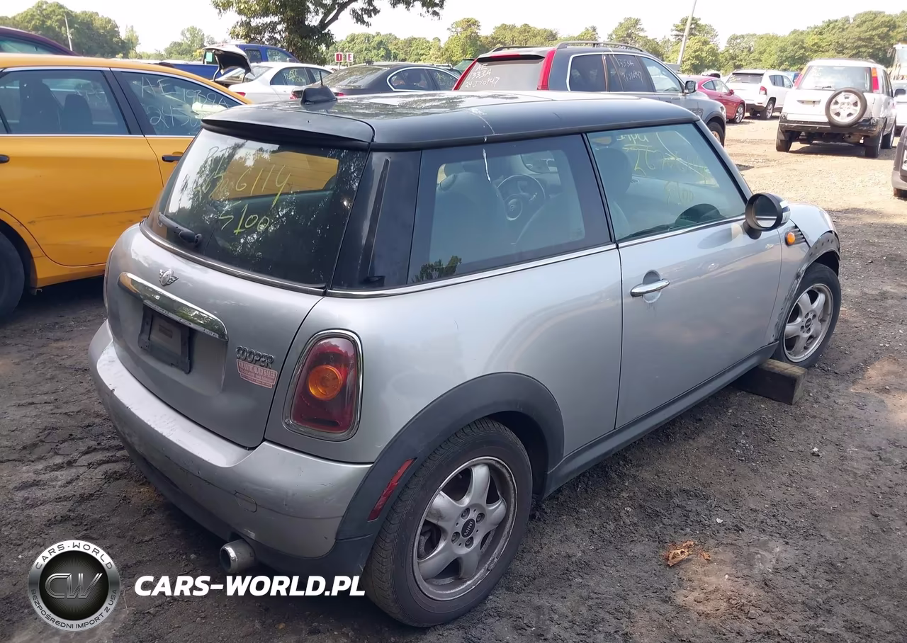 2007 Mini Cooper VIN:WMWMF33577TU63574 - 4