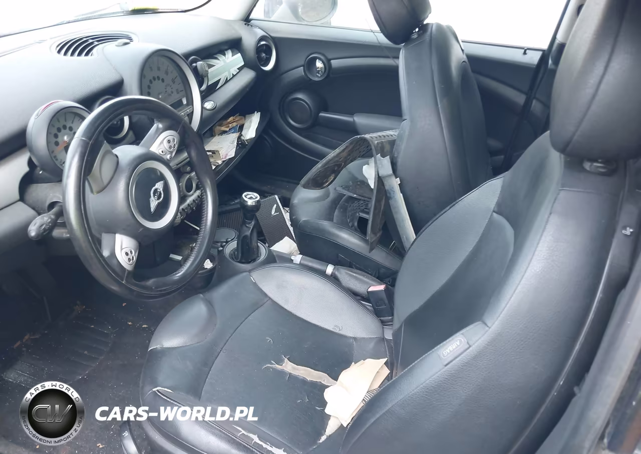 2007 Mini Cooper VIN:WMWMF33577TU63574 - 5