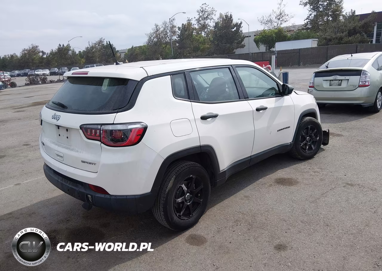 2018 Jeep Compass Sport Fwd VIN:3C4NJCABXJT255182 - 4