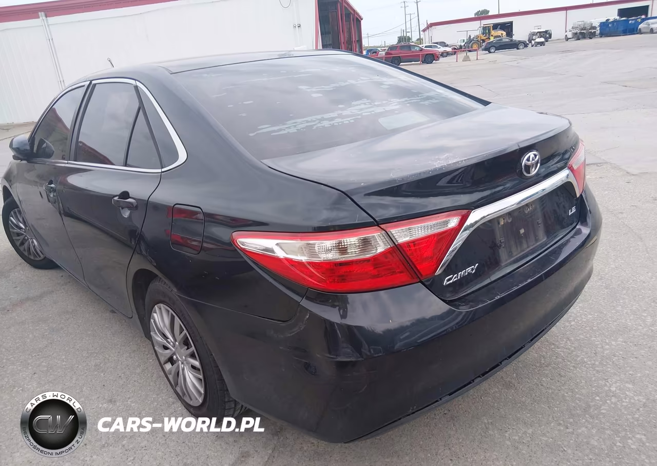 2015 Toyota Camry Le VIN:4T1BF1FK3FU005261 - 3