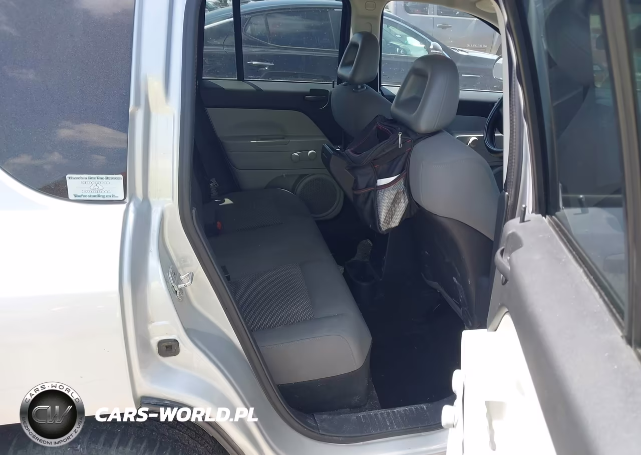 2007 Jeep Compass Sport VIN:1J8FF47W27D205423 - 8