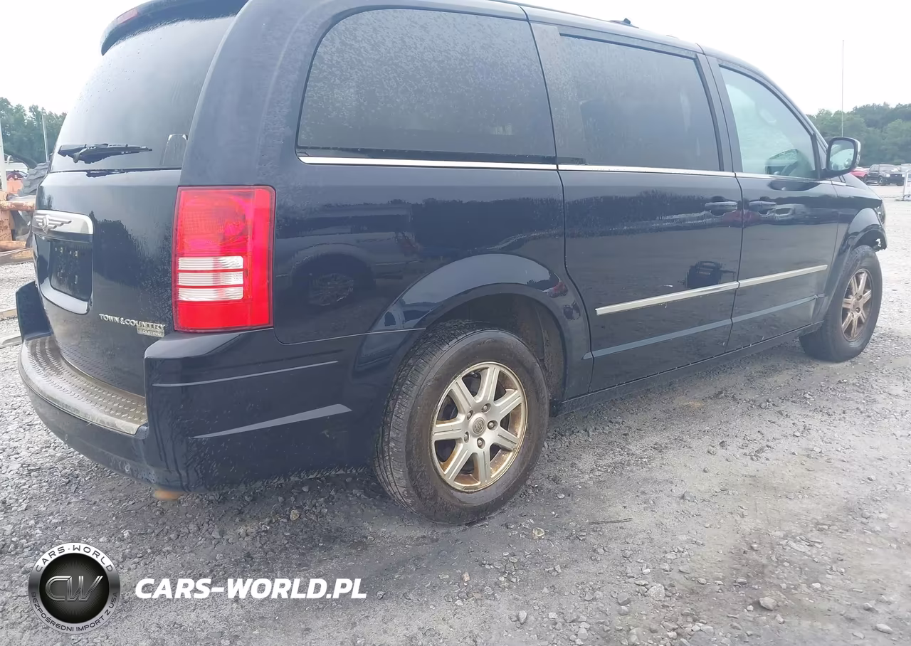 2010 Chrysler Town & Country Touring Plus VIN:2A4RR8D19AR398857 - 4