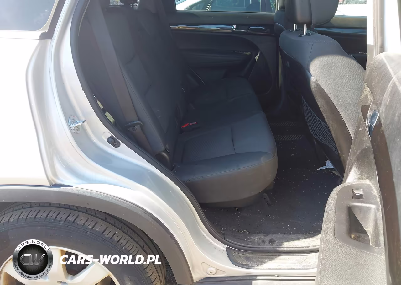 2013 Kia Sorento Lx V6 VIN:5XYKT4A21DG322833 - 8