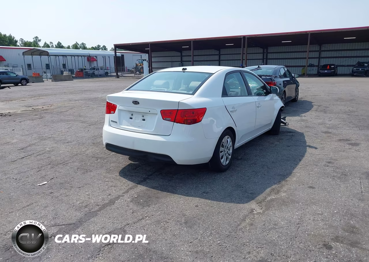 2010 Kia Forte Lx VIN:KNAFT4A23A5236197 - 4