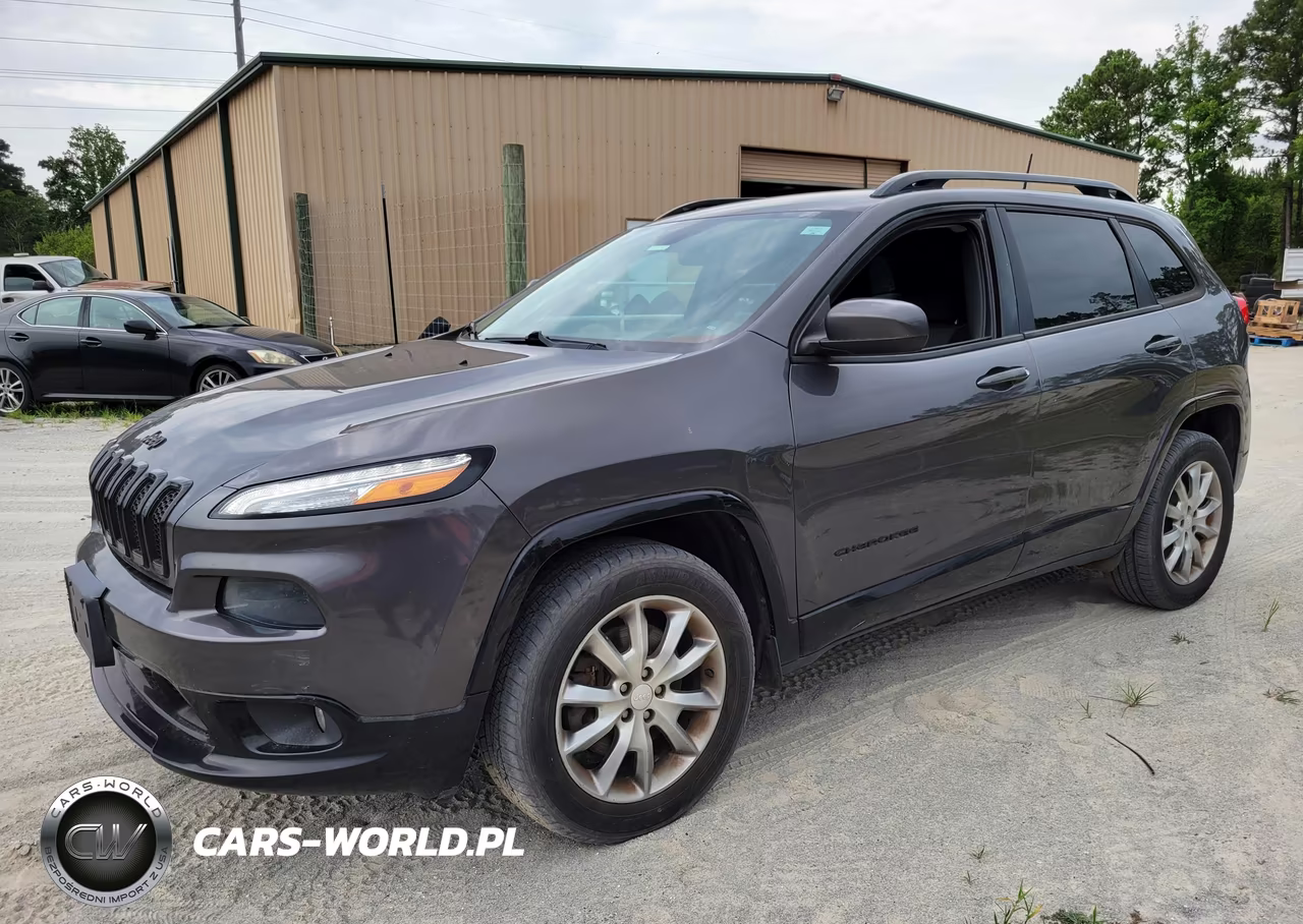 2018 Jeep Cherokee Latitude Tech Connect 4X4 VIN:1C4PJMCX3JD586893 - 2