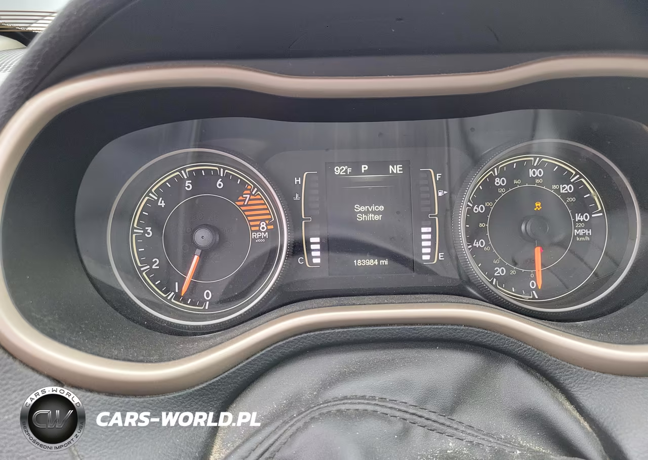 2018 Jeep Cherokee Latitude Tech Connect 4X4 VIN:1C4PJMCX3JD586893 - 7