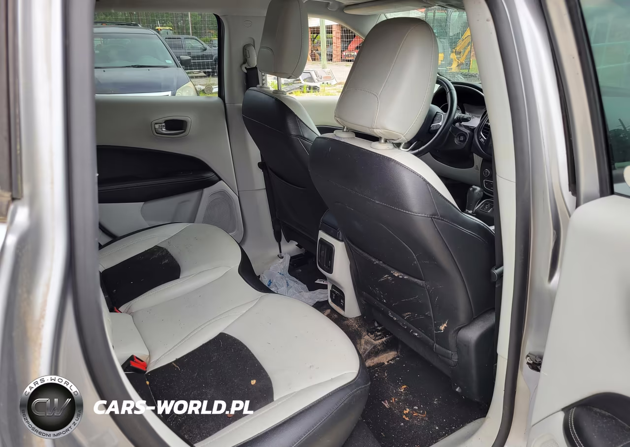 2019 Jeep Compass Sun And Wheel Fwd VIN:3C4NJCBB8KT636593 - 8