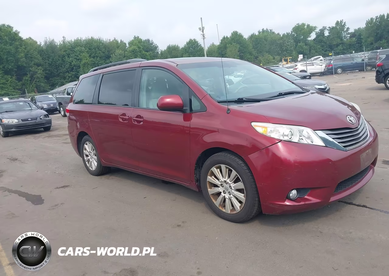 2014 Toyota Sienna Xle 7 Passenger