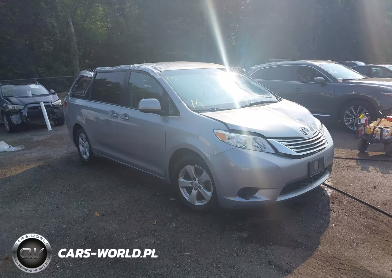 2015 Toyota Sienna Le 8 Passenger