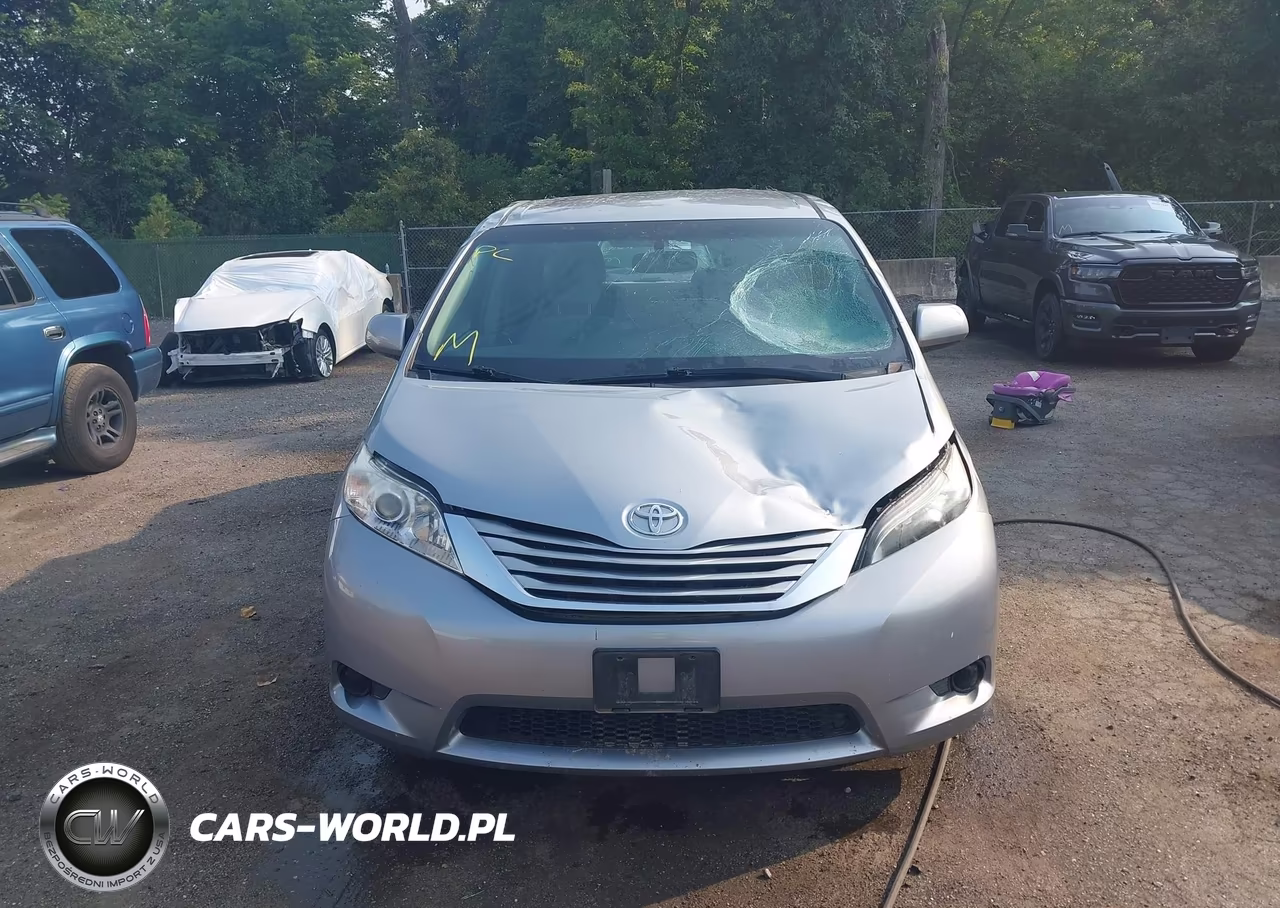 2015 Toyota Sienna Le 8 Passenger VIN:5TDKK3DC5FS656550 - 12