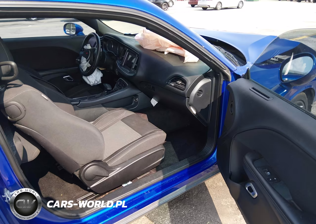 2018 Dodge Challenger Sxt VIN:2C3CDZAG6JH255383 - 5