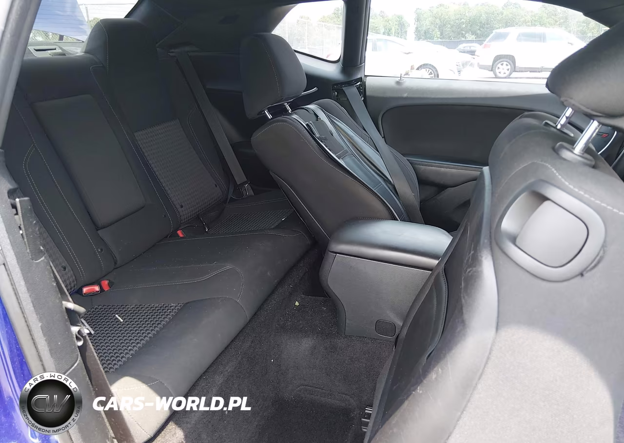 2018 Dodge Challenger Sxt VIN:2C3CDZAG6JH255383 - 8