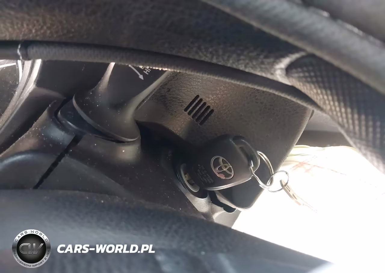 2015 Toyota Corolla Le VIN:2T1BURHE2FC478825 - 11