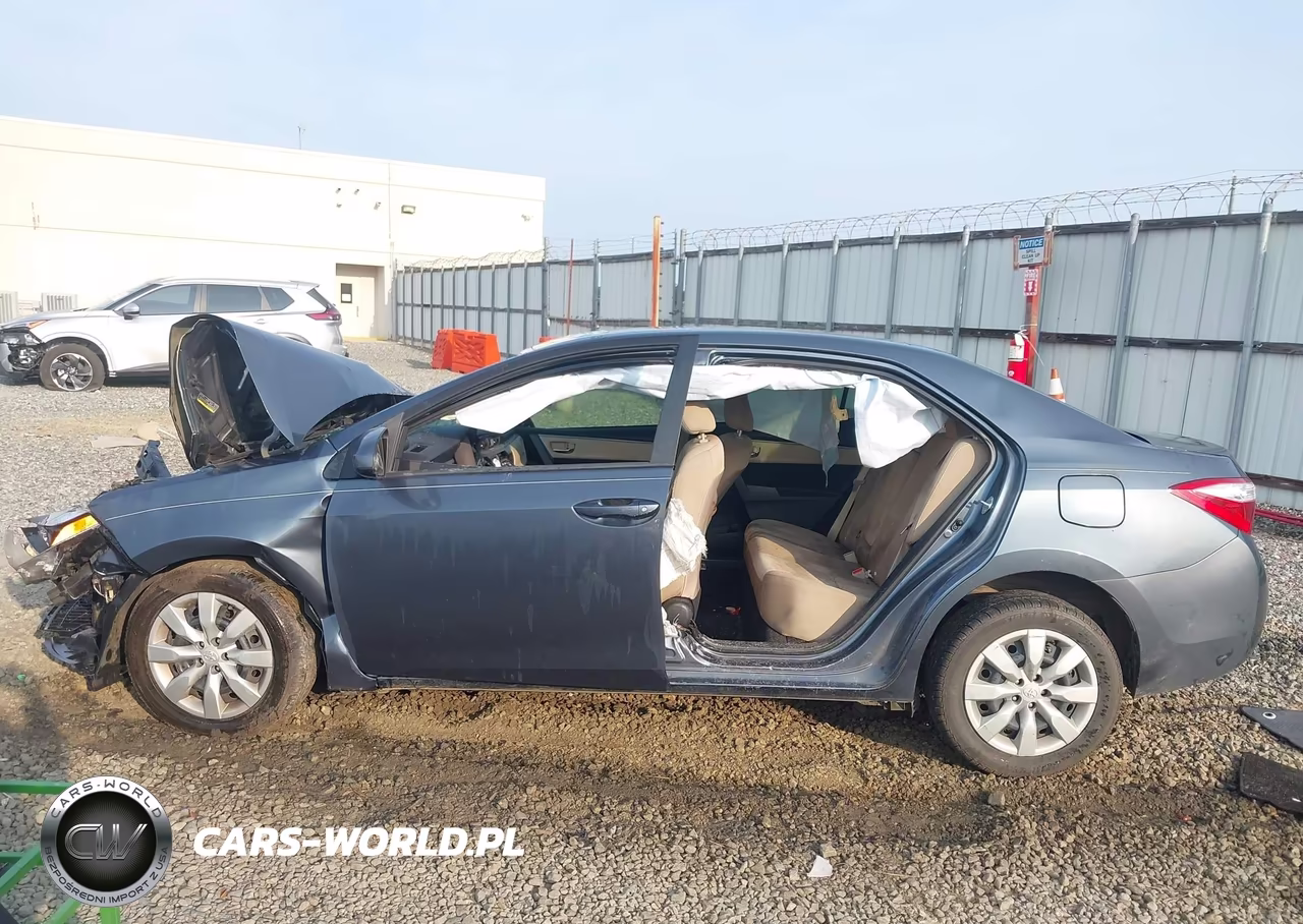 2015 Toyota Corolla Le VIN:2T1BURHE2FC478825 - 14