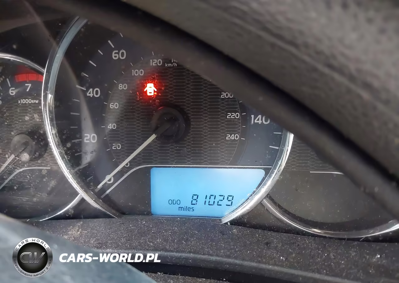2015 Toyota Corolla Le VIN:2T1BURHE2FC478825 - 15