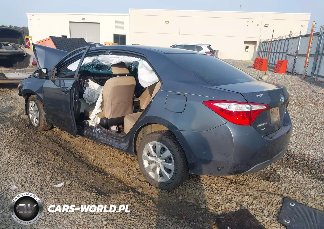 2015 Toyota Corolla Le VIN:2T1BURHE2FC478825 - 3