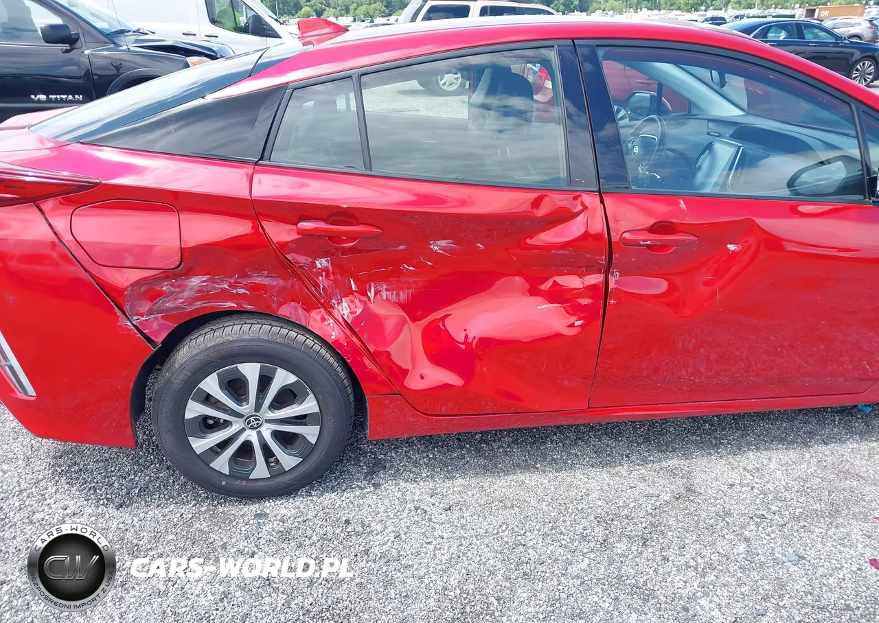 2020 Toyota Prius Prime Xle VIN:JTDKARFP8L3122137 - 6