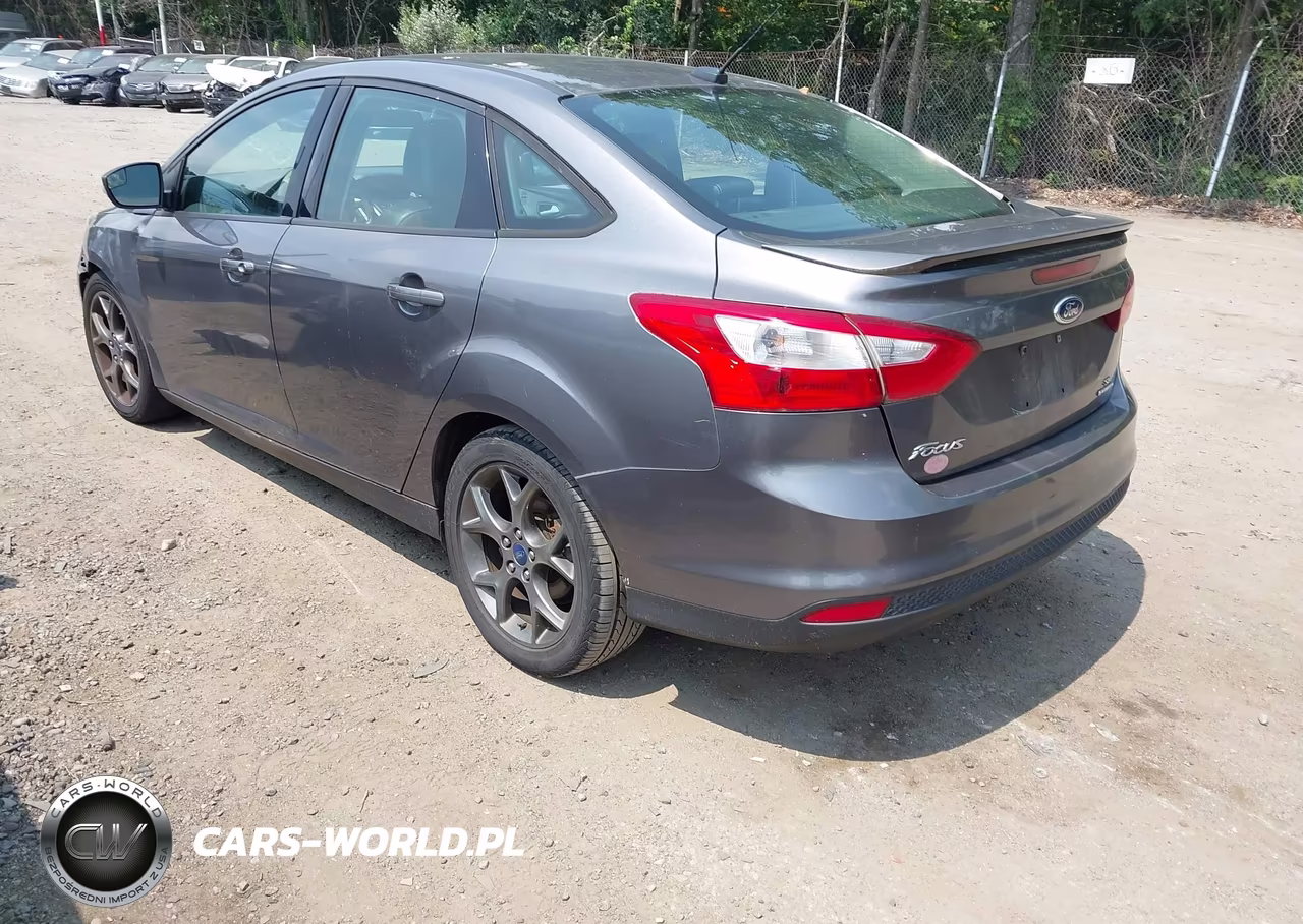 2013 Ford Focus Se VIN:1FADP3F25DL345347 - 3