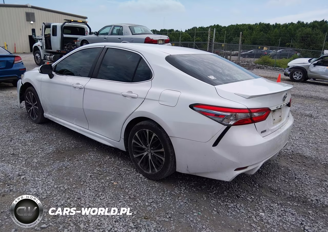 2018 Toyota Camry Se VIN:4T1B11HK2JU628200 - 3