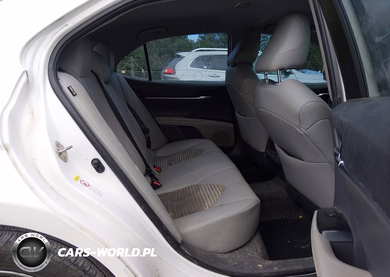 2018 Toyota Camry Se VIN:4T1B11HK2JU628200 - 8