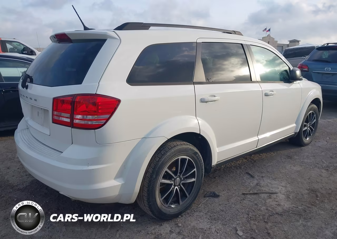 2017 Dodge Journey Se VIN:3C4PDCAB4HT581179 - 4