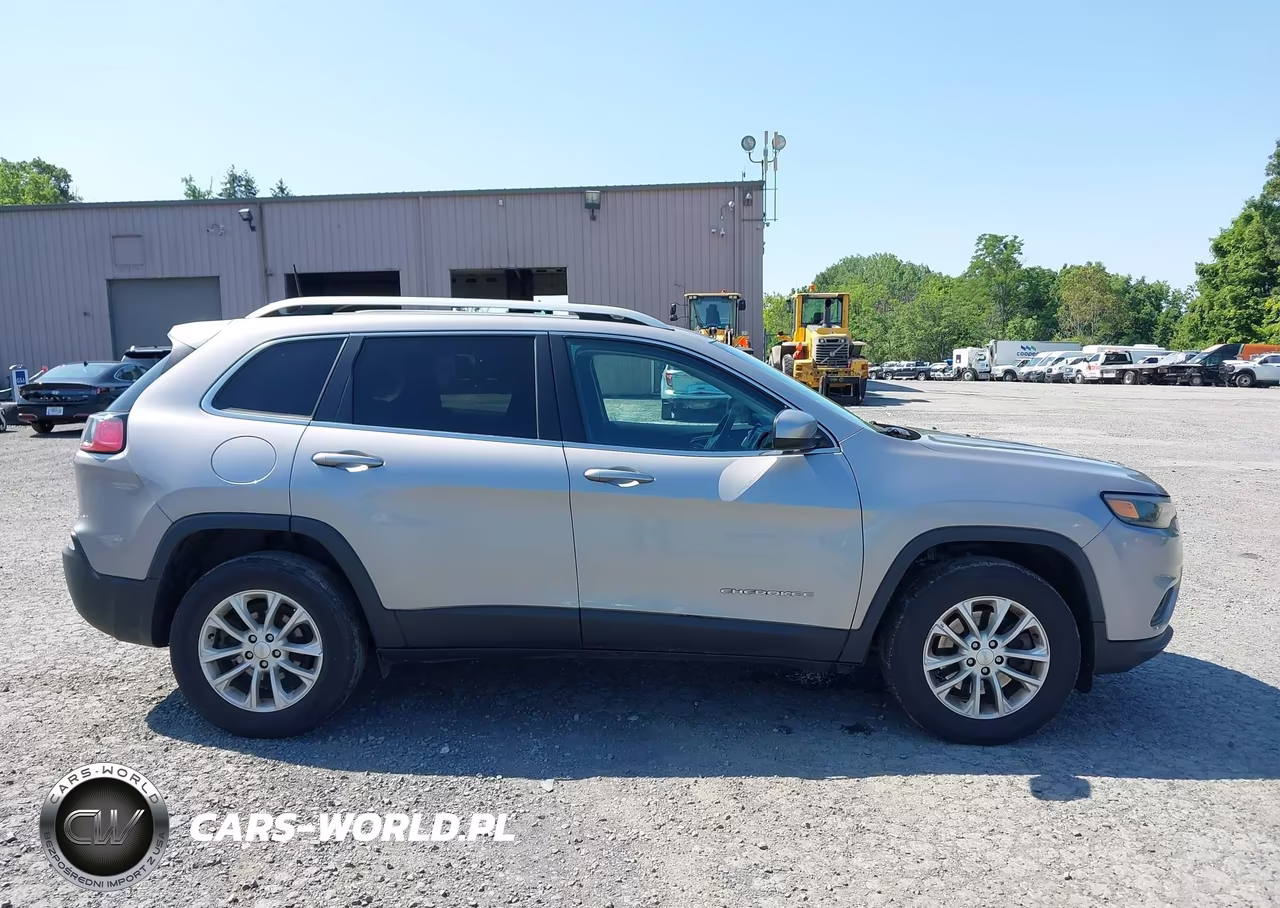 2019 Jeep Cherokee Latitude 4X4 VIN:1C4PJMCB3KD459938 - 13