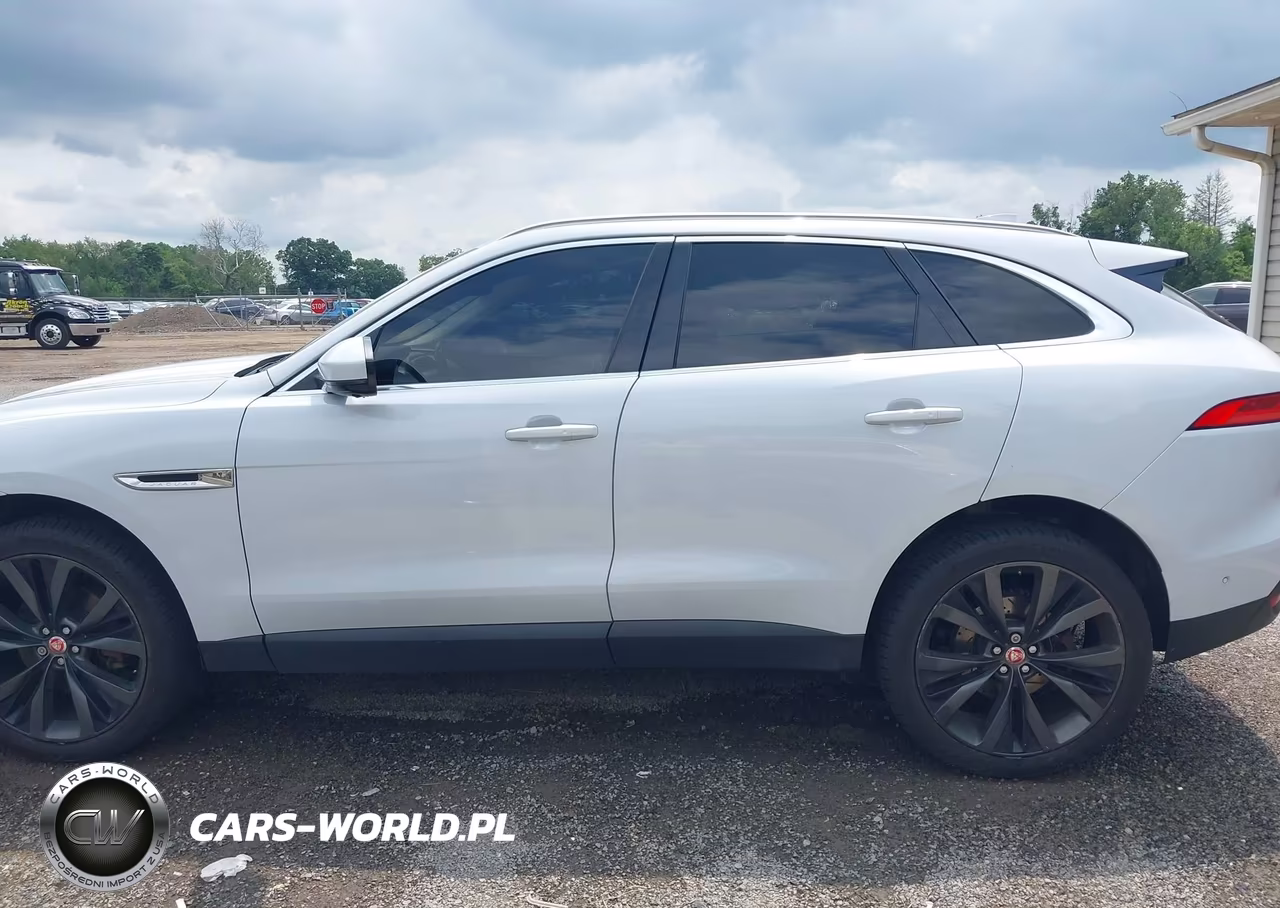 2019 Jaguar F-Pace 30T Portfolio VIN:SADCN2GX2KA358540 - 14